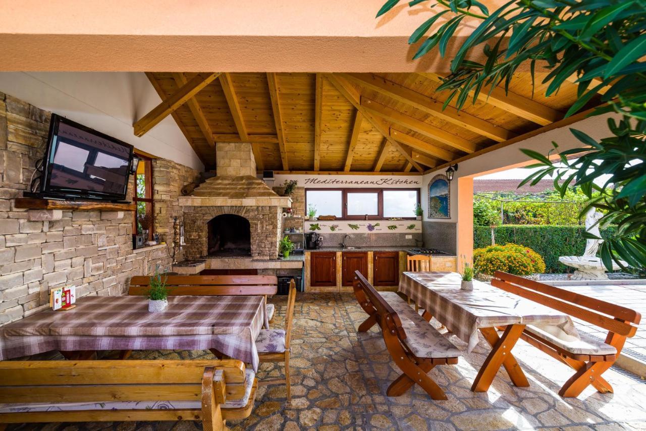 Villa Dalmatina Zadar Mit Pool Exterior photo