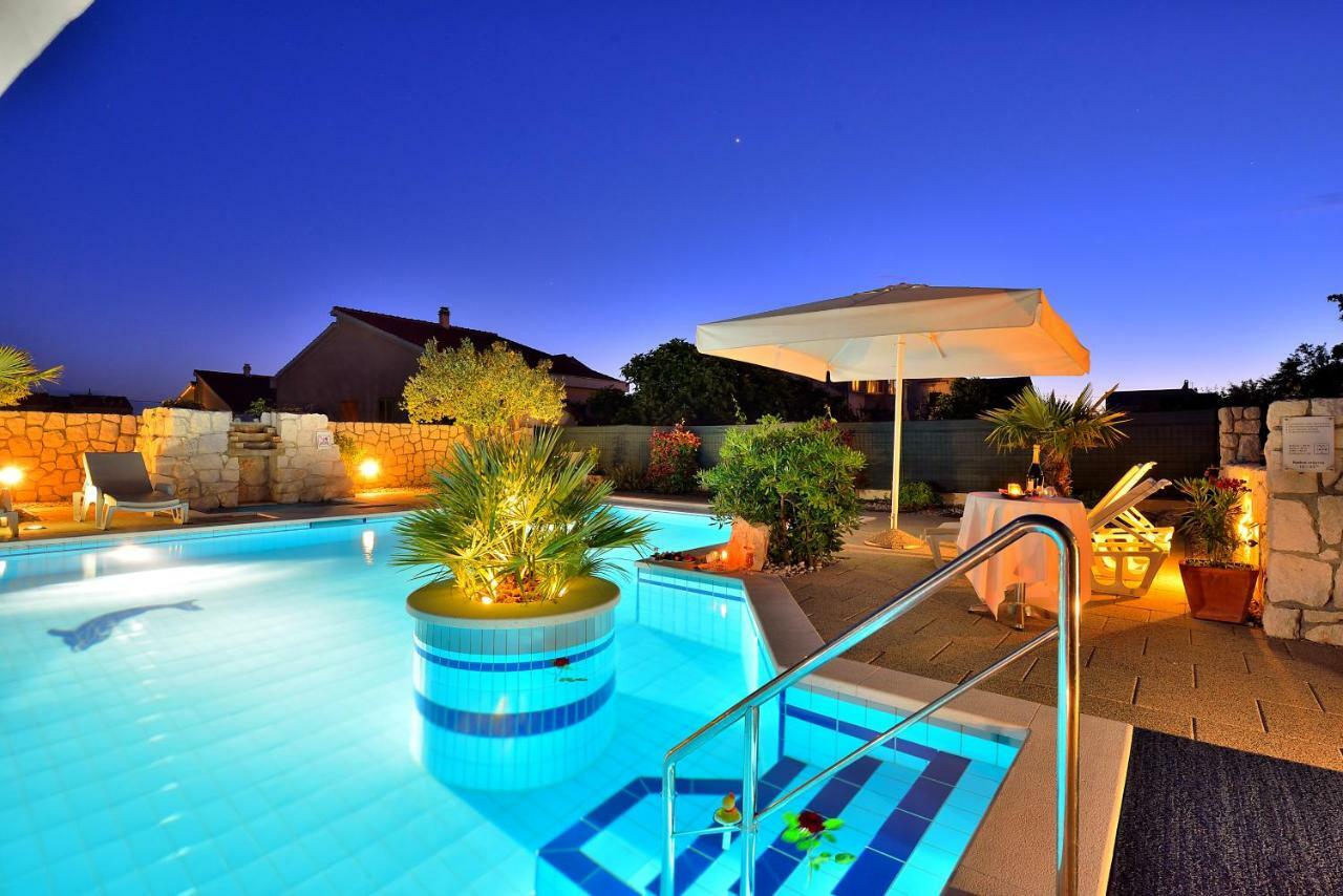 Villa Dalmatina Zadar Mit Pool Exterior photo